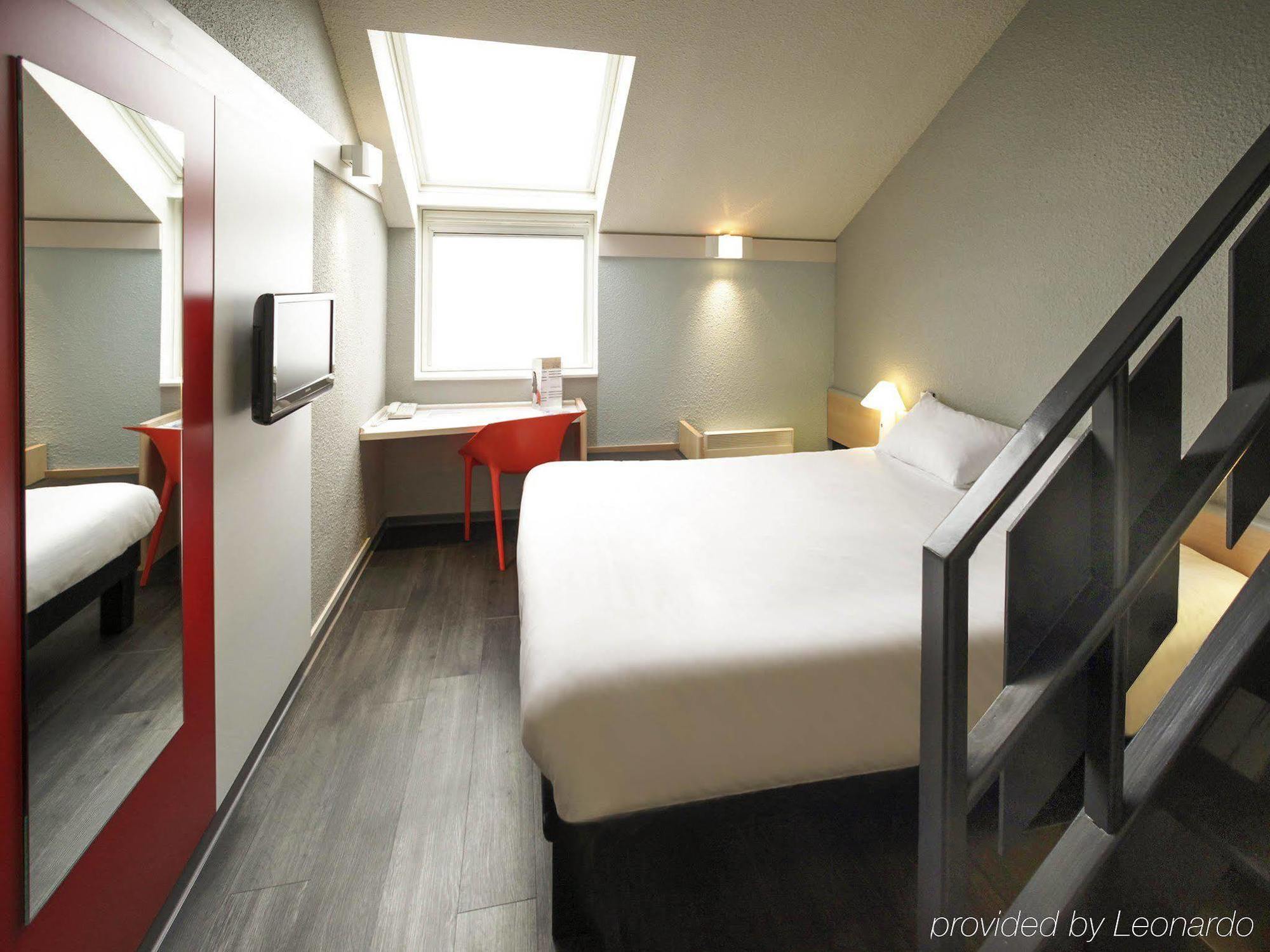Ibis Port De Plaisance 3* Granville