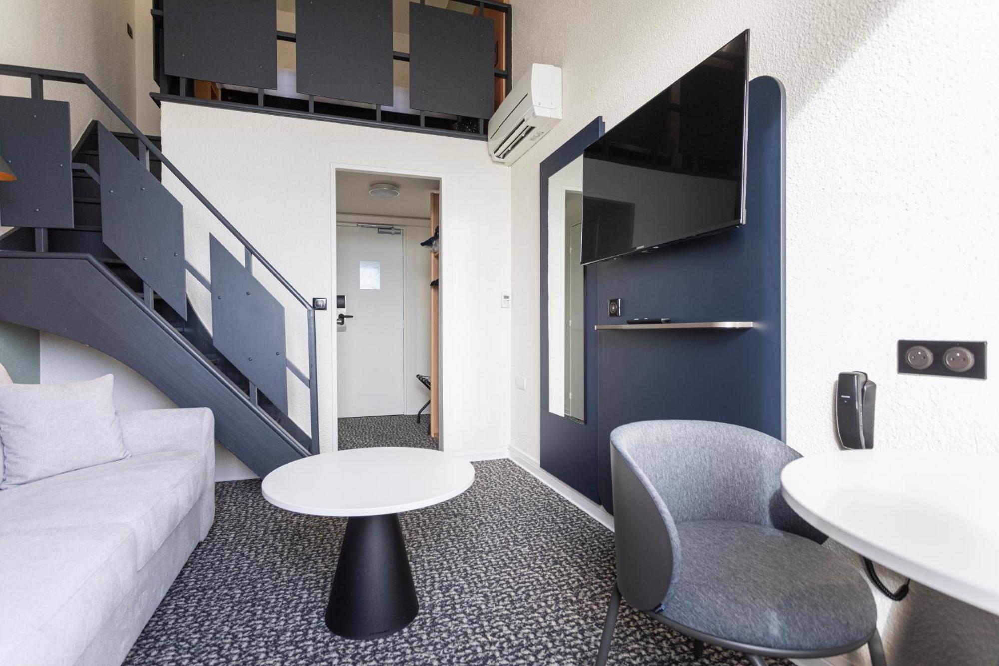 Ibis Port De Plaisance Hotel 3*
